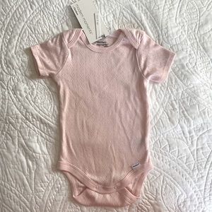 💕5 for $25💕 NWT baby girl pink Gerber onesie, 6-9mo